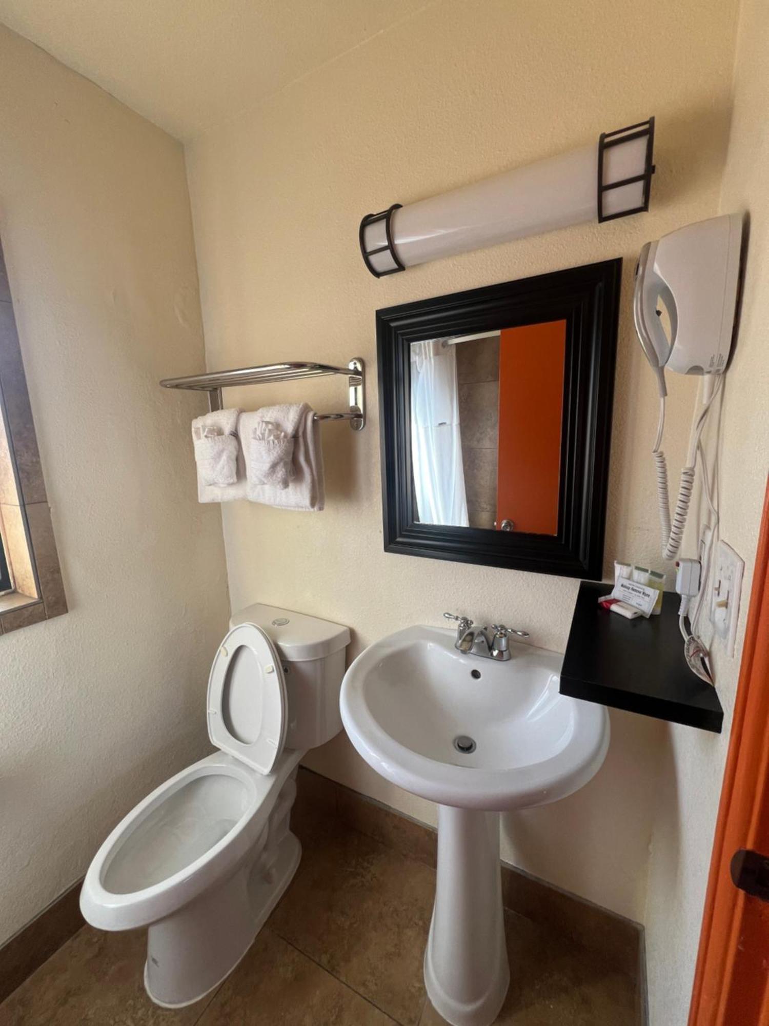 Howard Johnson By Wyndham Flagstaff University West Ngoại thất bức ảnh